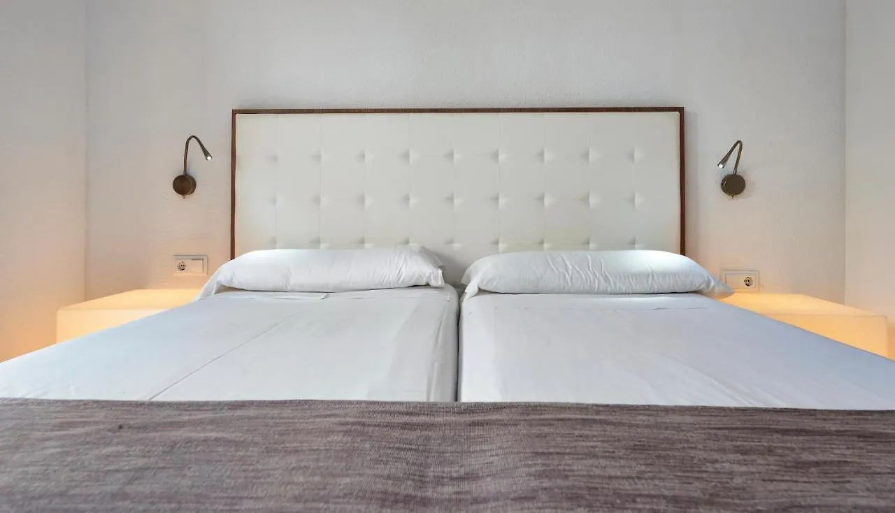 Hotel Globales Los Delfines Cala'N Blanes